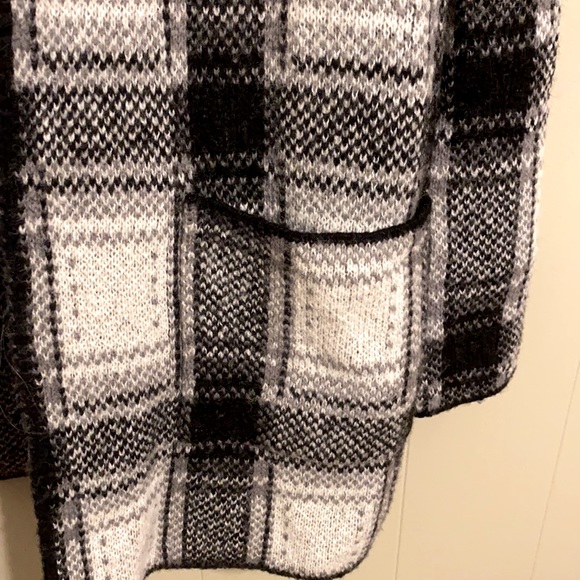 Lucky Brand cardigan - Picture 3 of 5